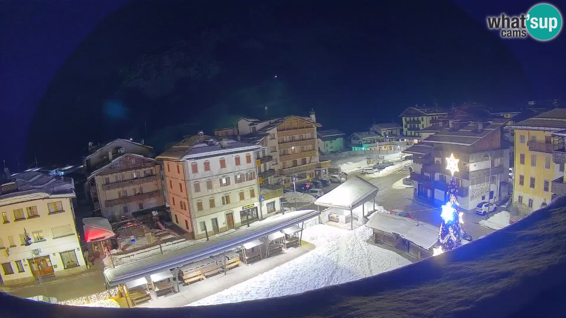 Plaza principal de Forni di Sopra