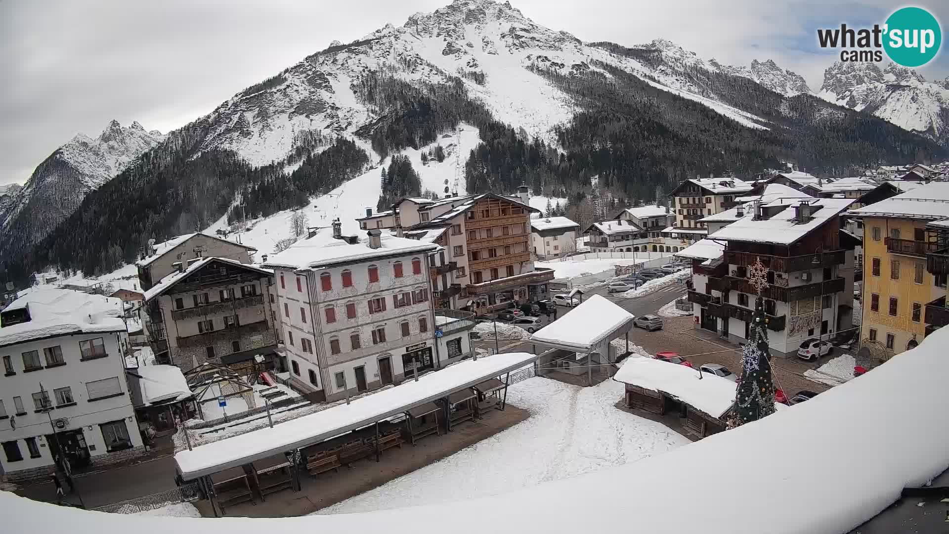 Plaza principal de Forni di Sopra