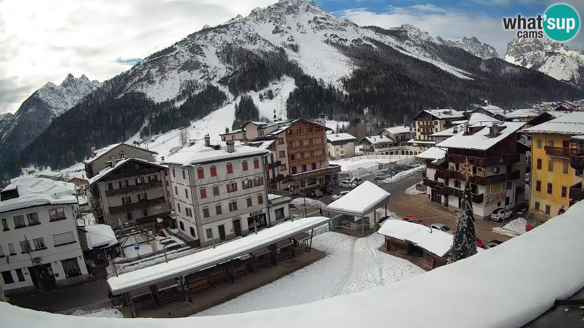Plaza principal de Forni di Sopra