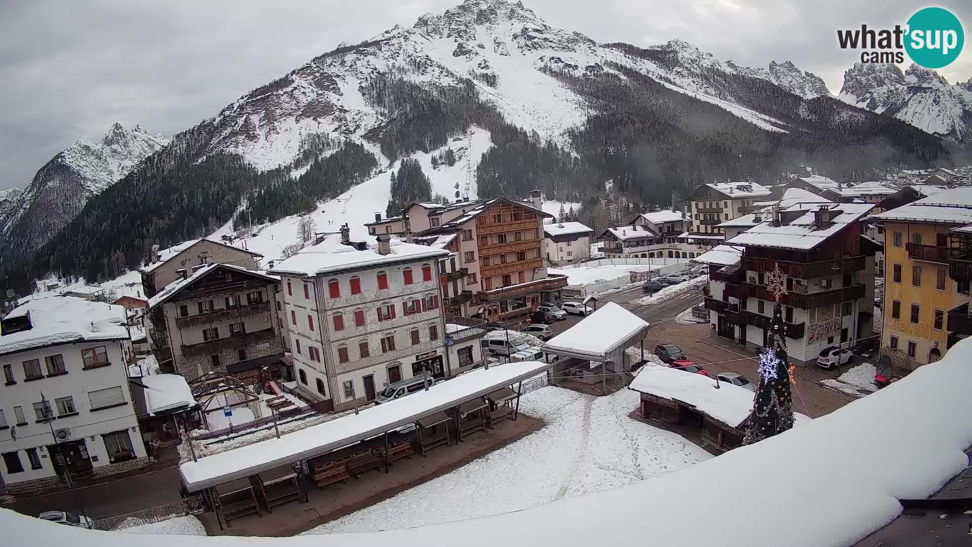 Plaza principal de Forni di Sopra