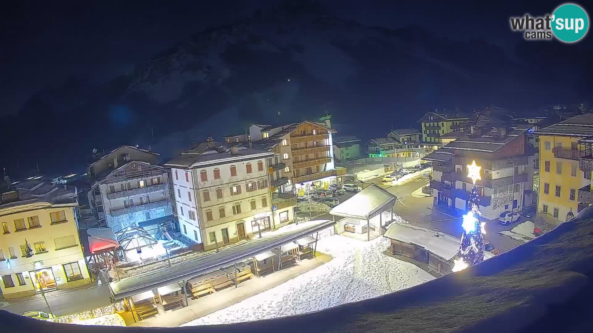 Plaza principal de Forni di Sopra