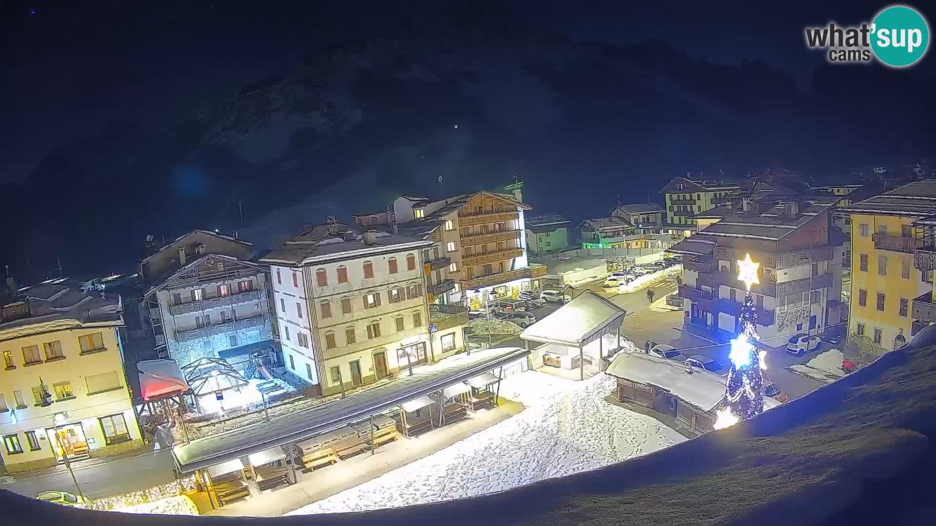 Plaza principal de Forni di Sopra