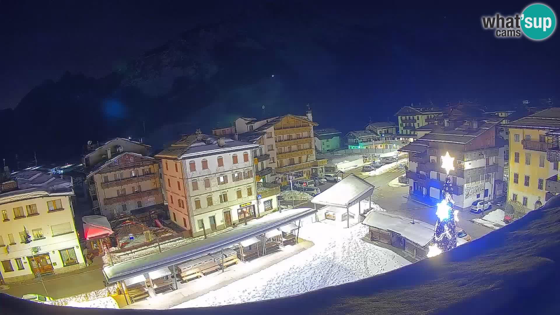 Plaza principal de Forni di Sopra