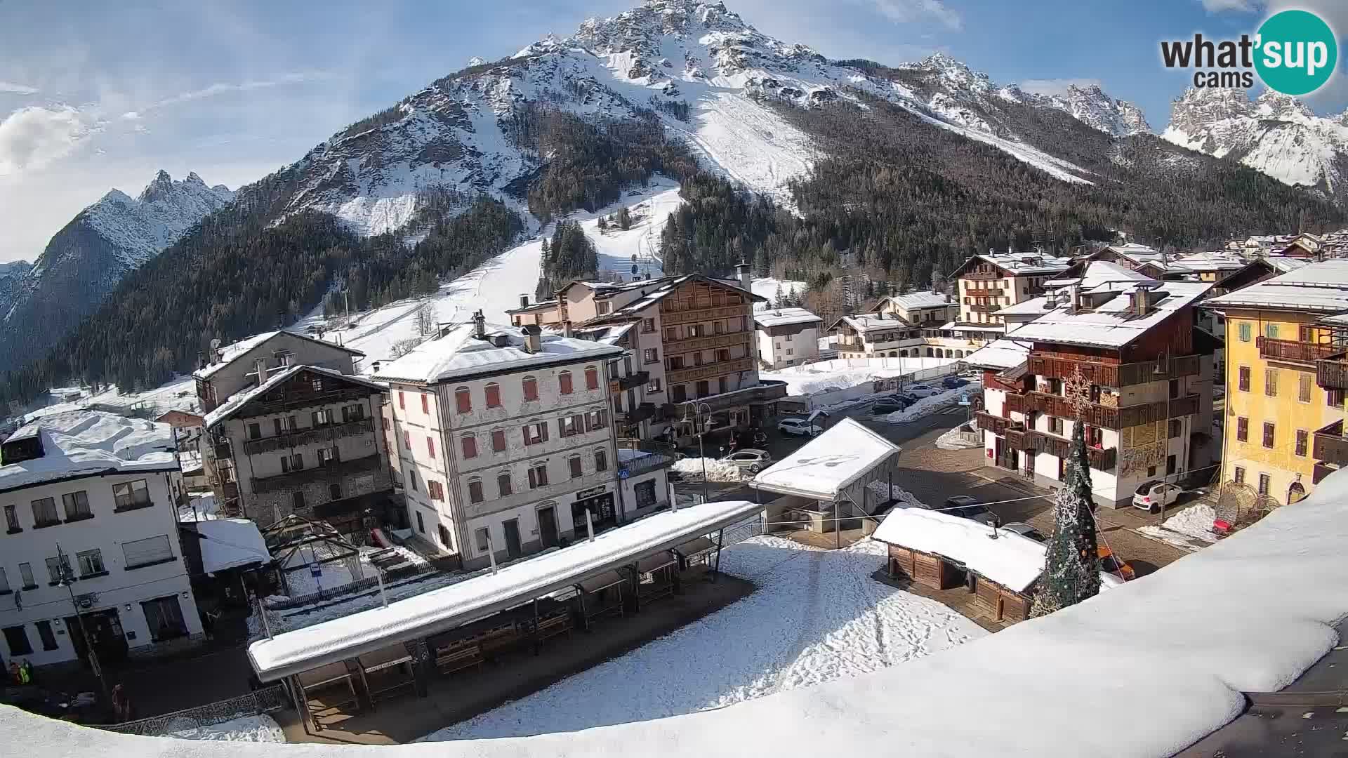 Plaza principal de Forni di Sopra