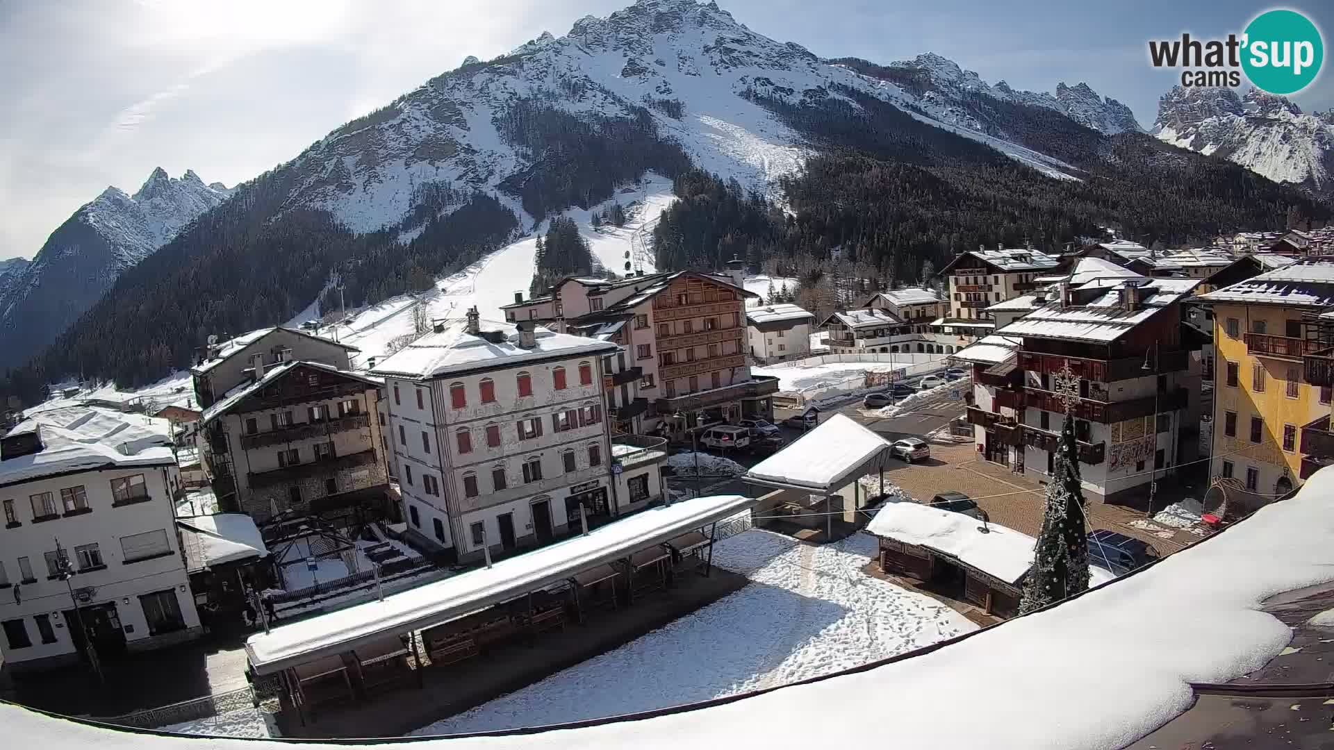 Plaza principal de Forni di Sopra