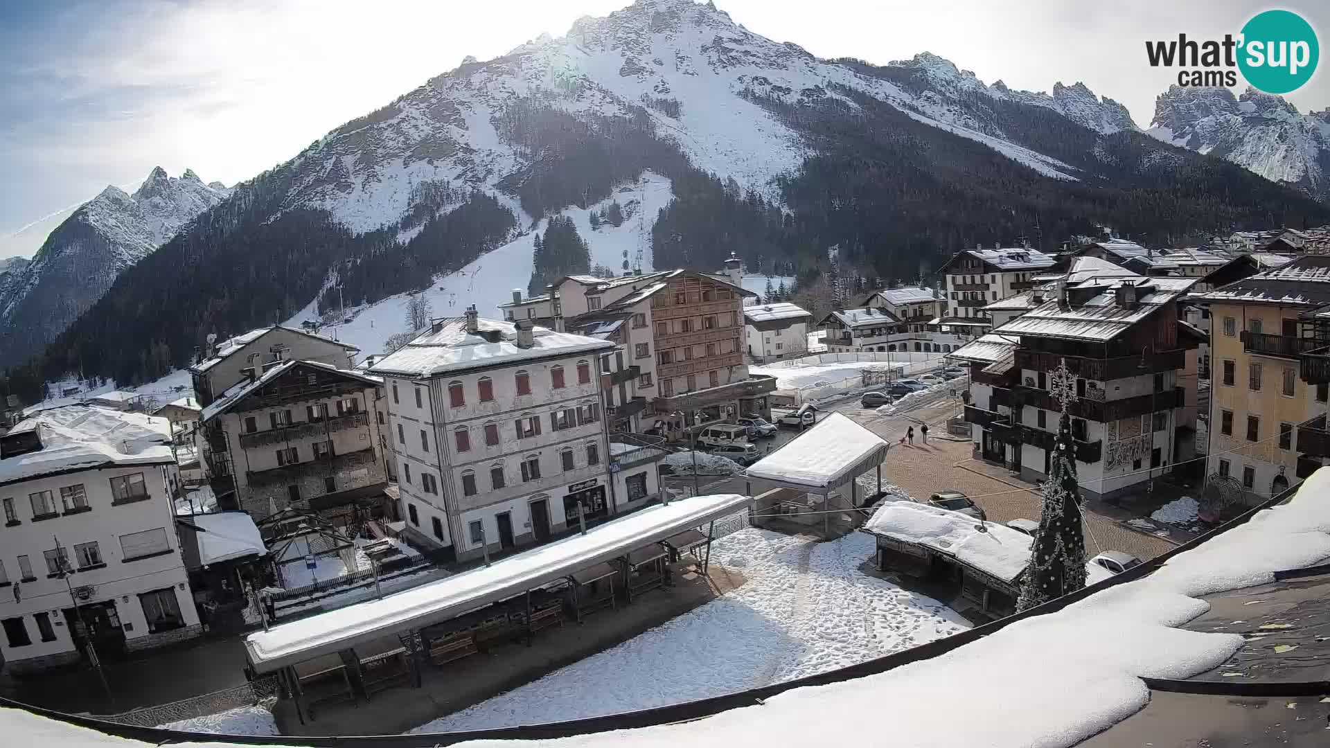 Plaza principal de Forni di Sopra