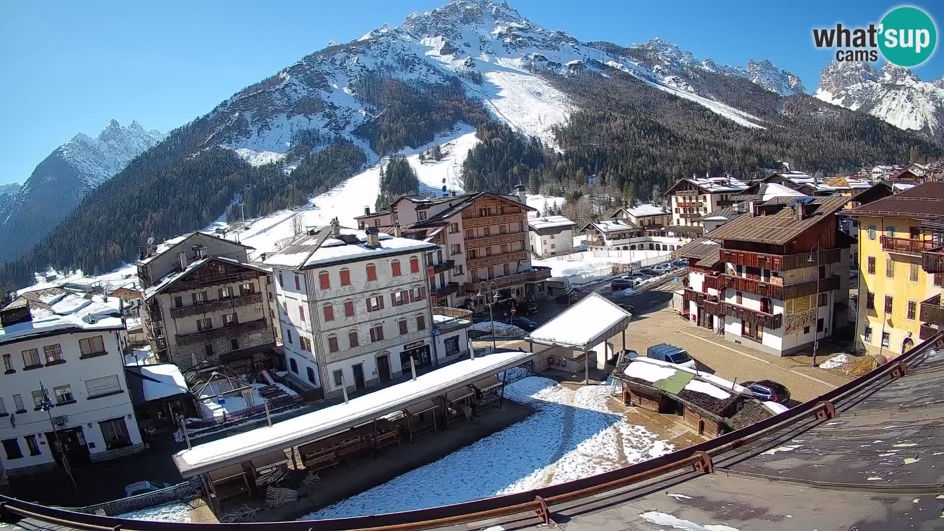 Piazza centrale di Forni di Sopra