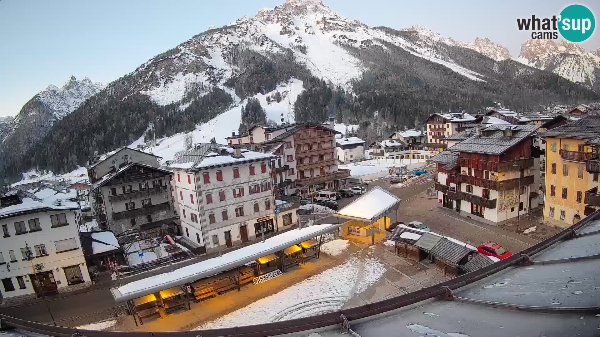 Piazza centrale di Forni di Sopra