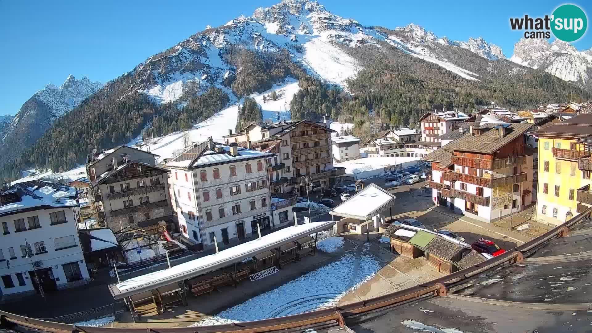 Plaza principal de Forni di Sopra