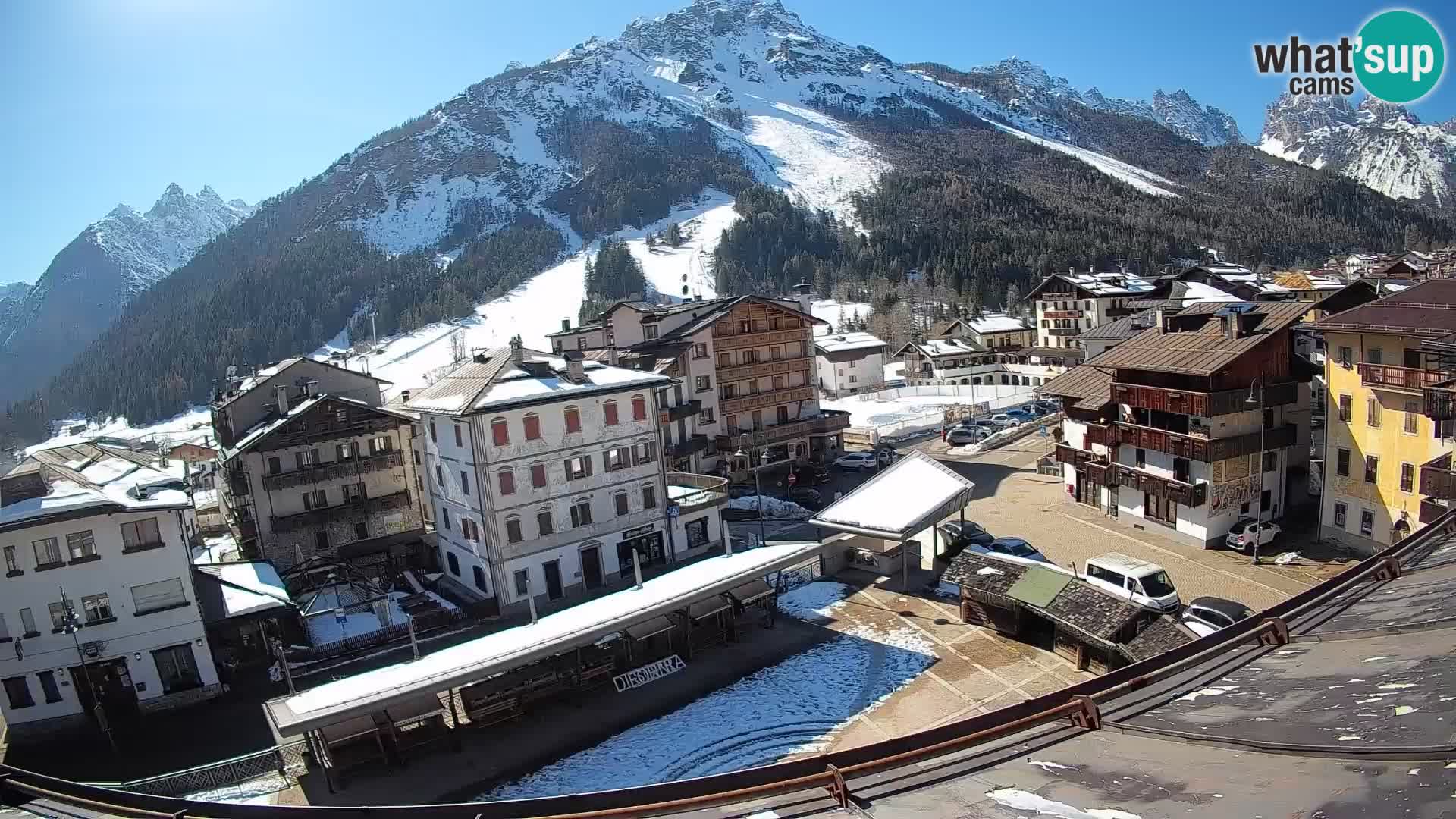 Piazza centrale di Forni di Sopra