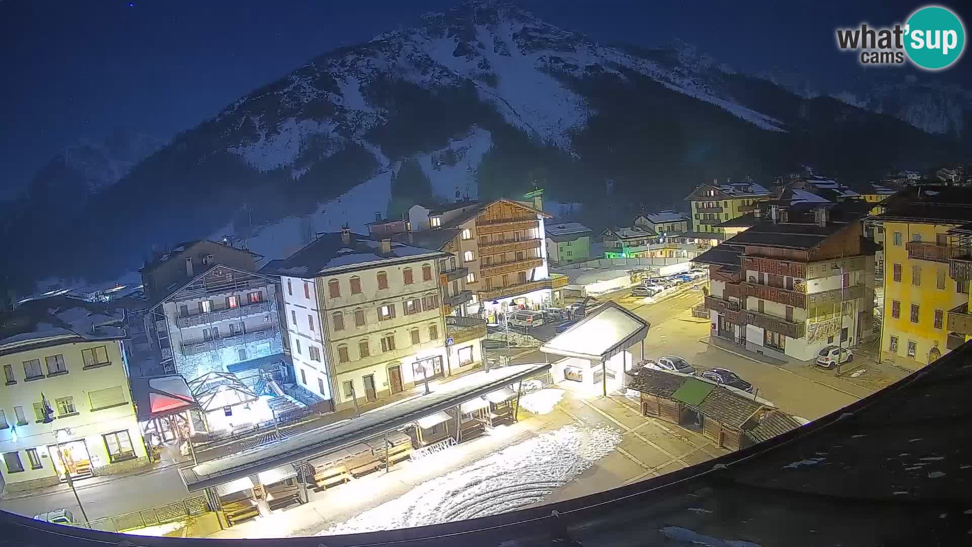 Plaza principal de Forni di Sopra