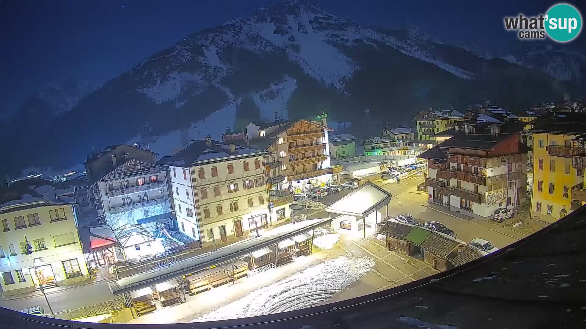 Piazza centrale di Forni di Sopra