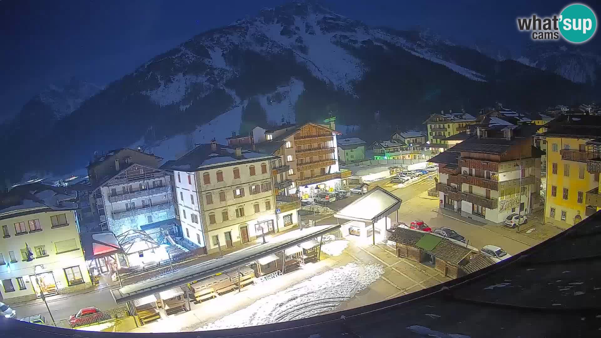Plaza principal de Forni di Sopra
