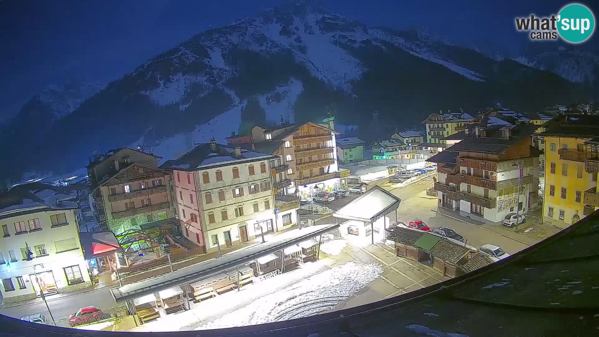 Plaza principal de Forni di Sopra