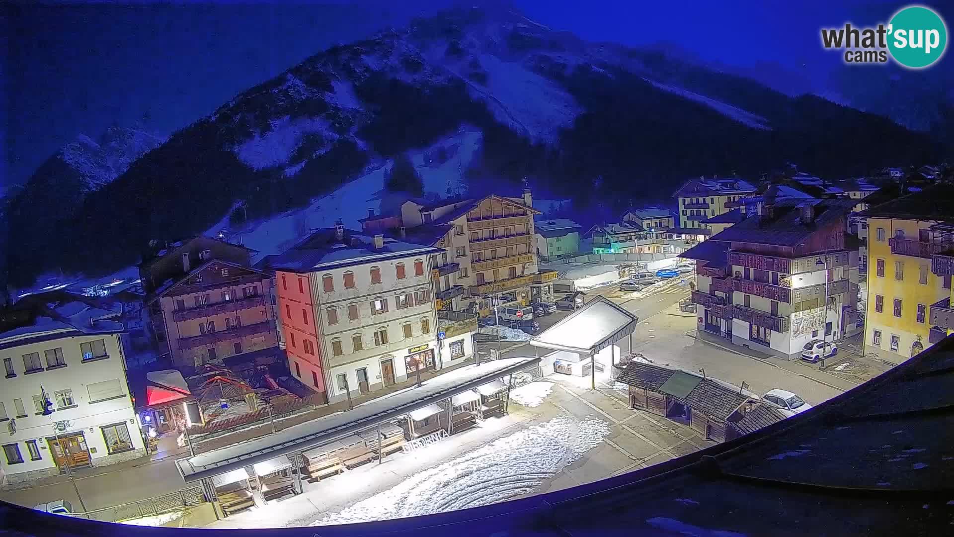Plaza principal de Forni di Sopra