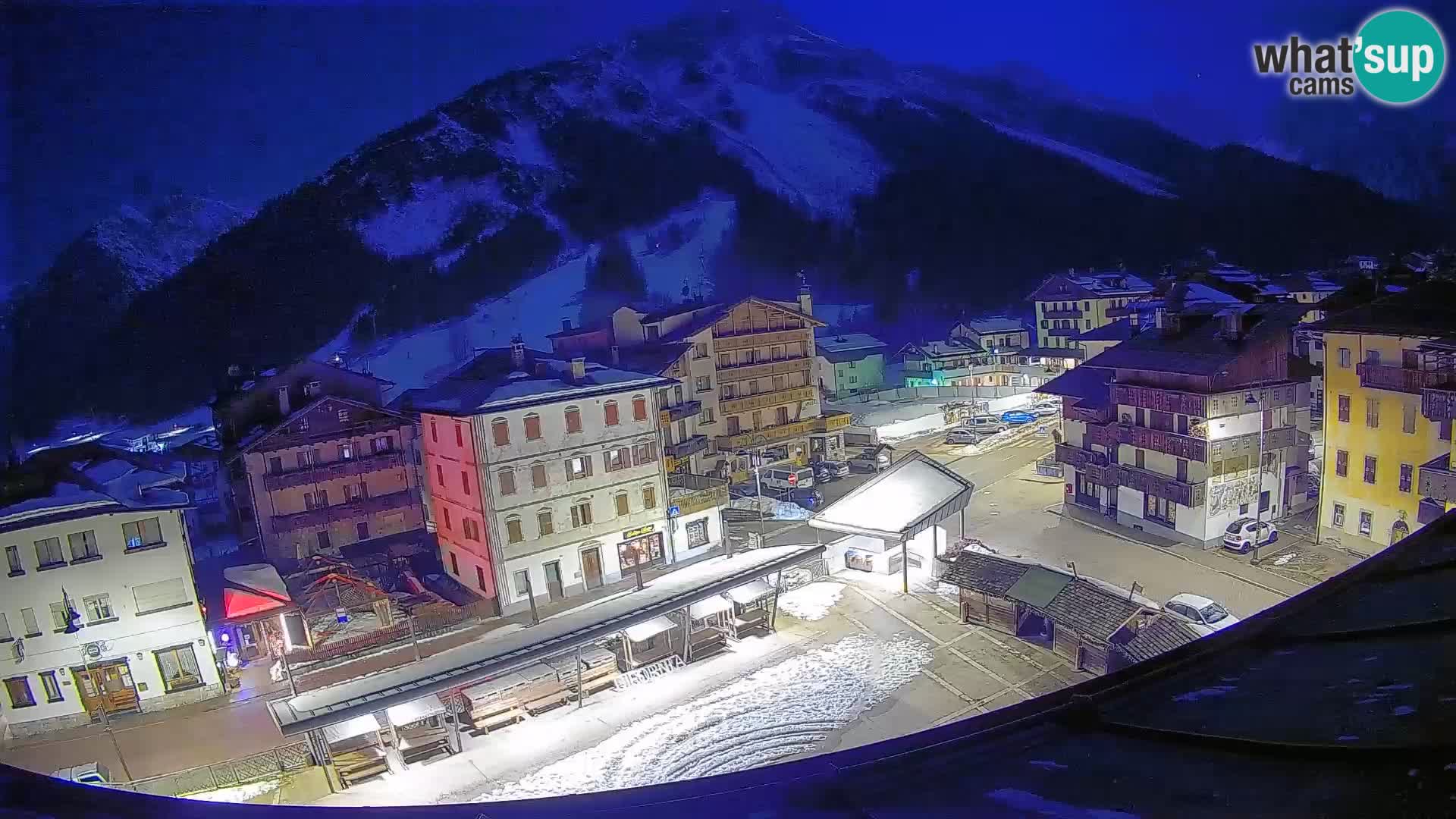 Plaza principal de Forni di Sopra