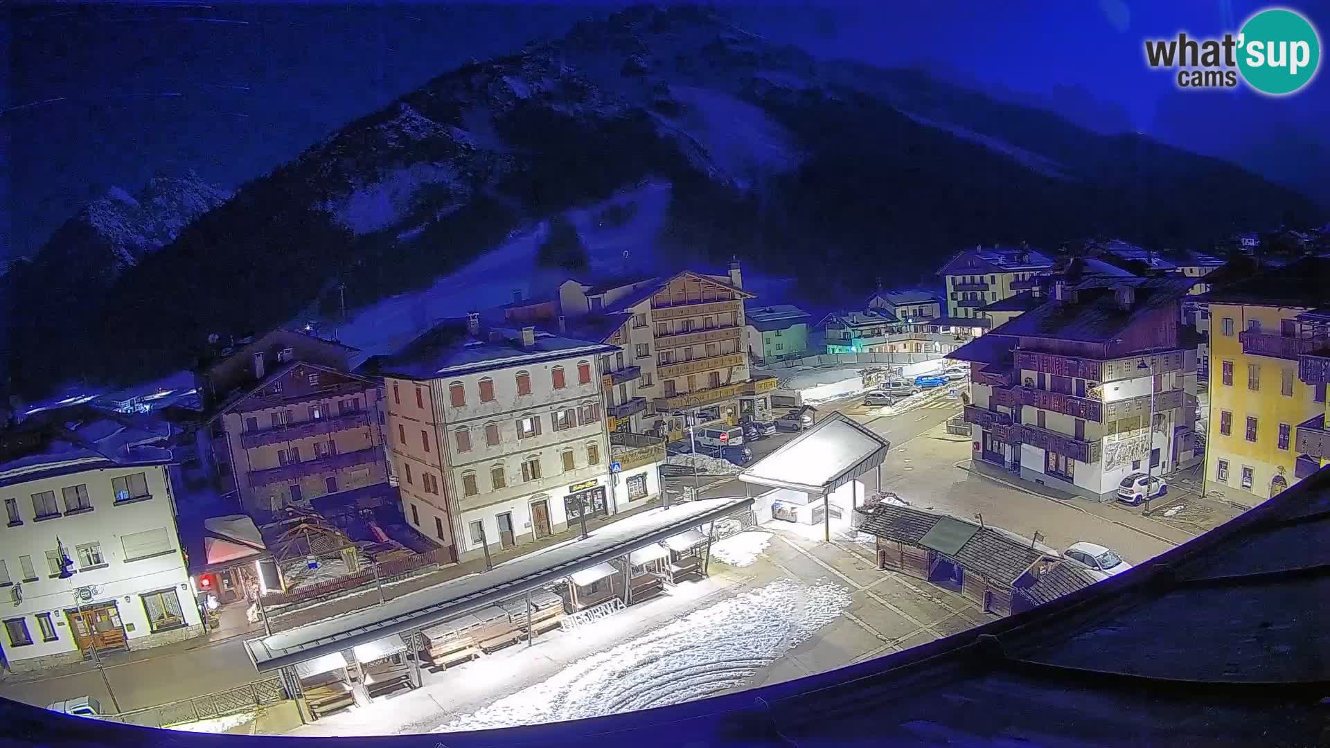 Piazza centrale di Forni di Sopra