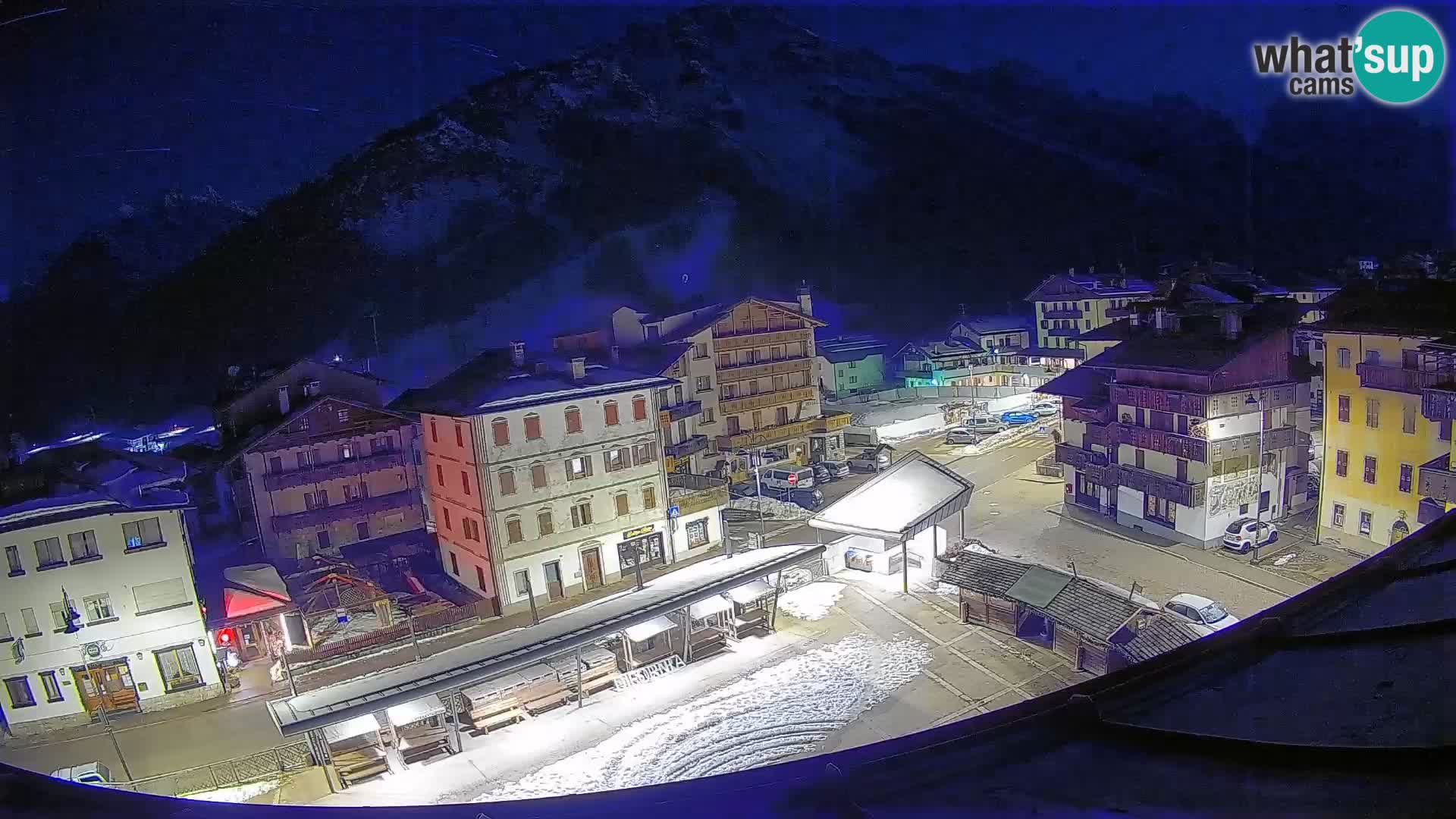 Plaza principal de Forni di Sopra