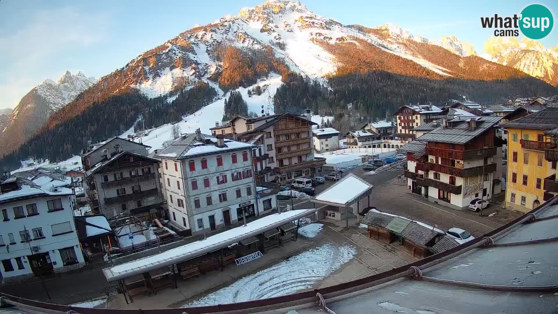 Plaza principal de Forni di Sopra
