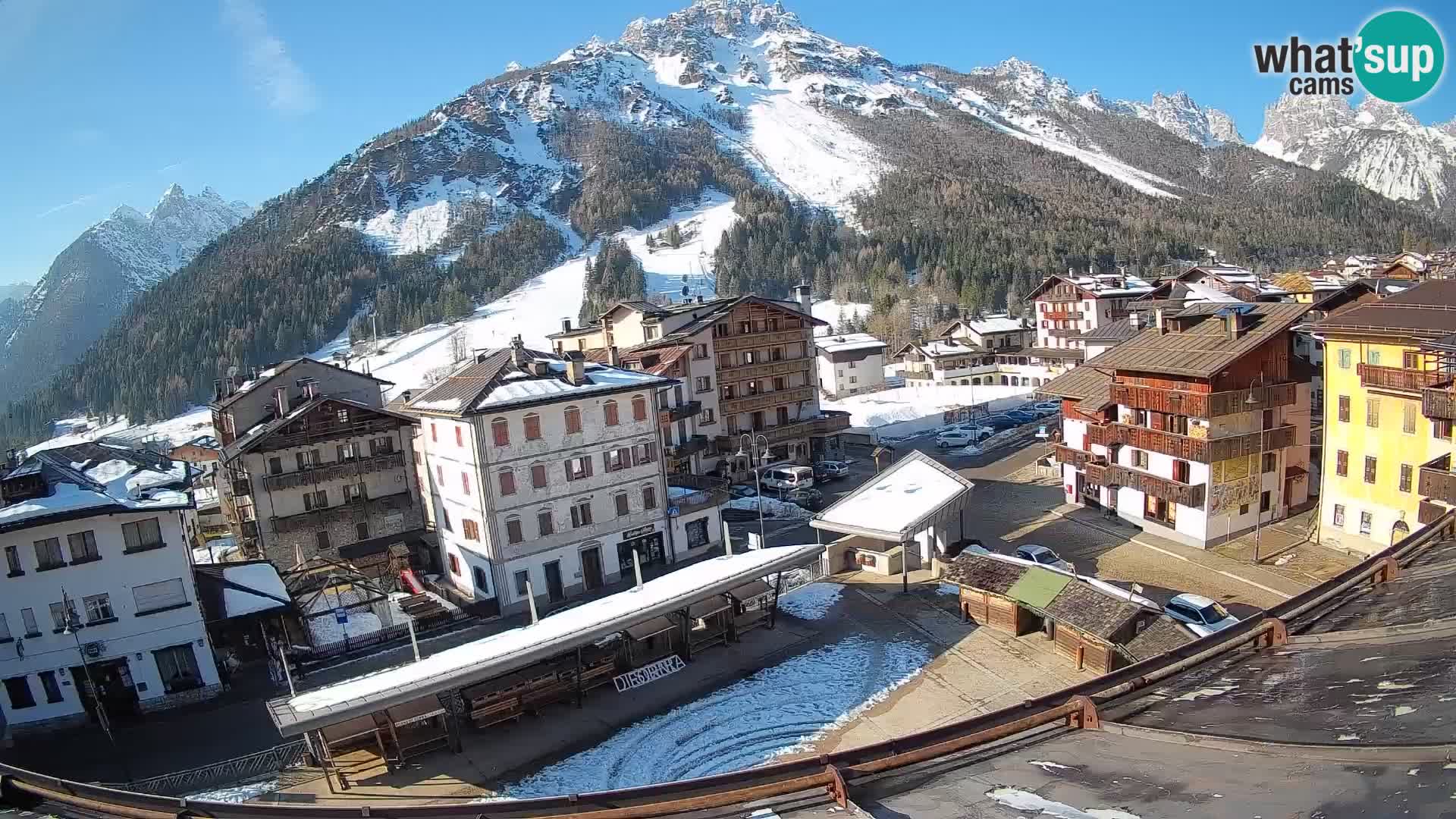 Plaza principal de Forni di Sopra