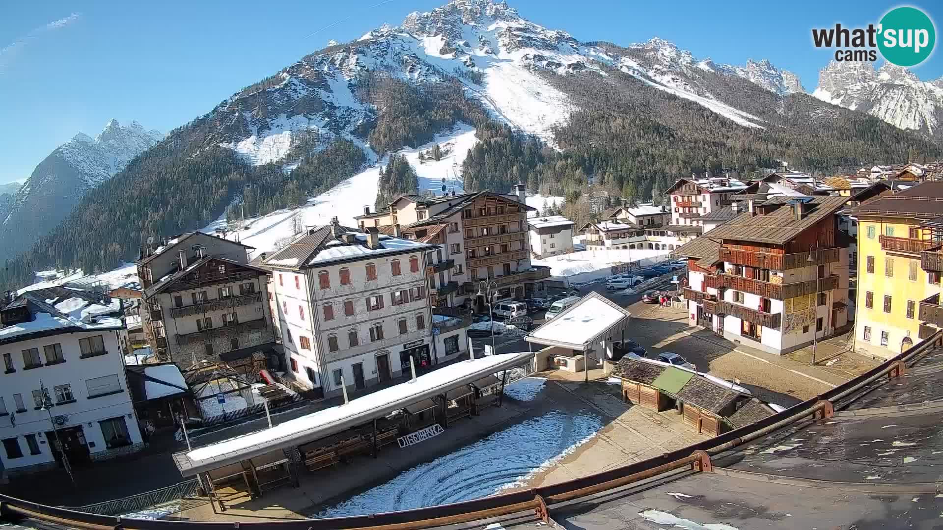 Plaza principal de Forni di Sopra