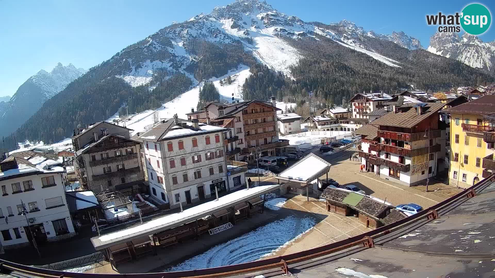 Piazza centrale di Forni di Sopra