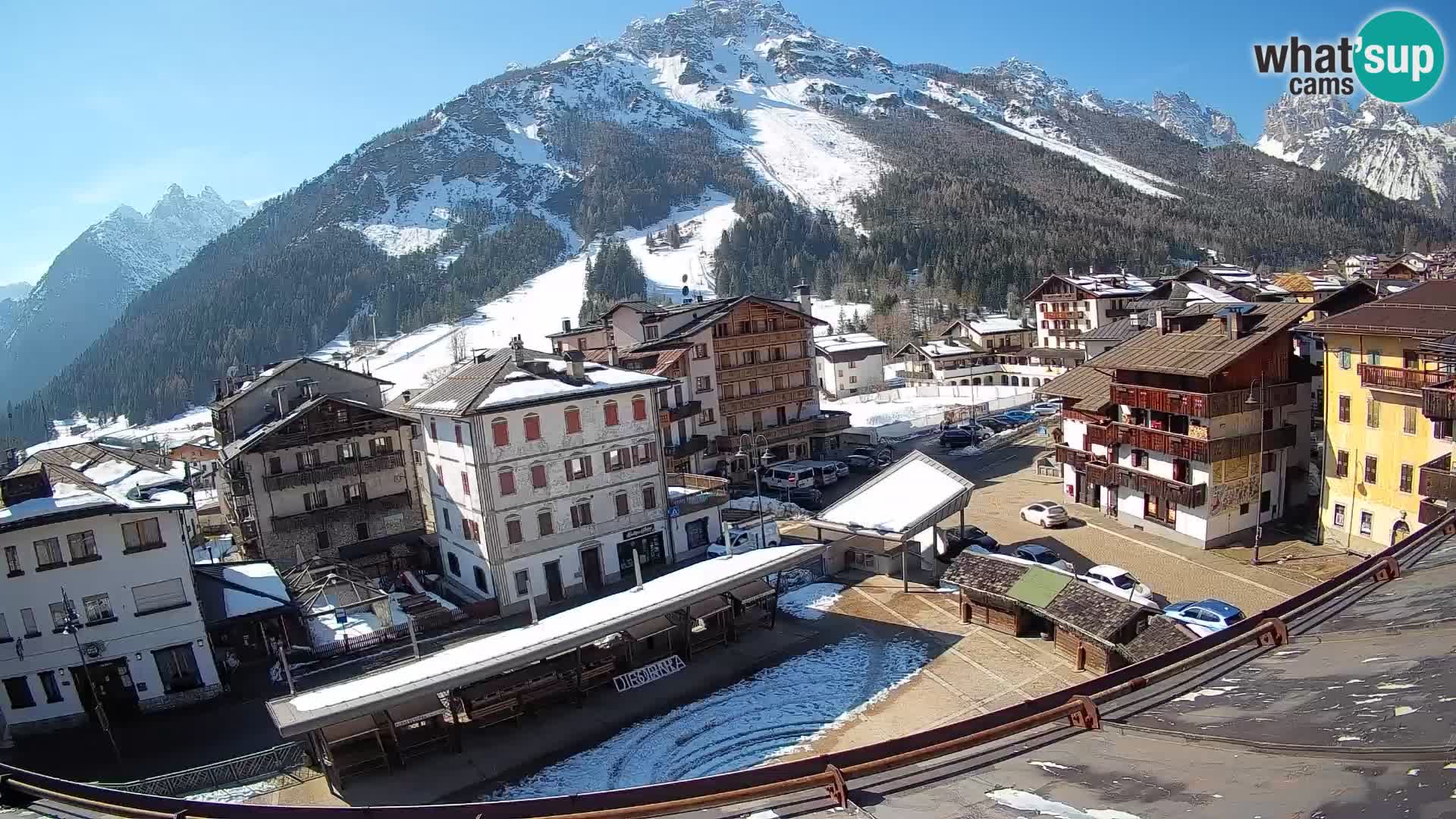 Piazza centrale di Forni di Sopra