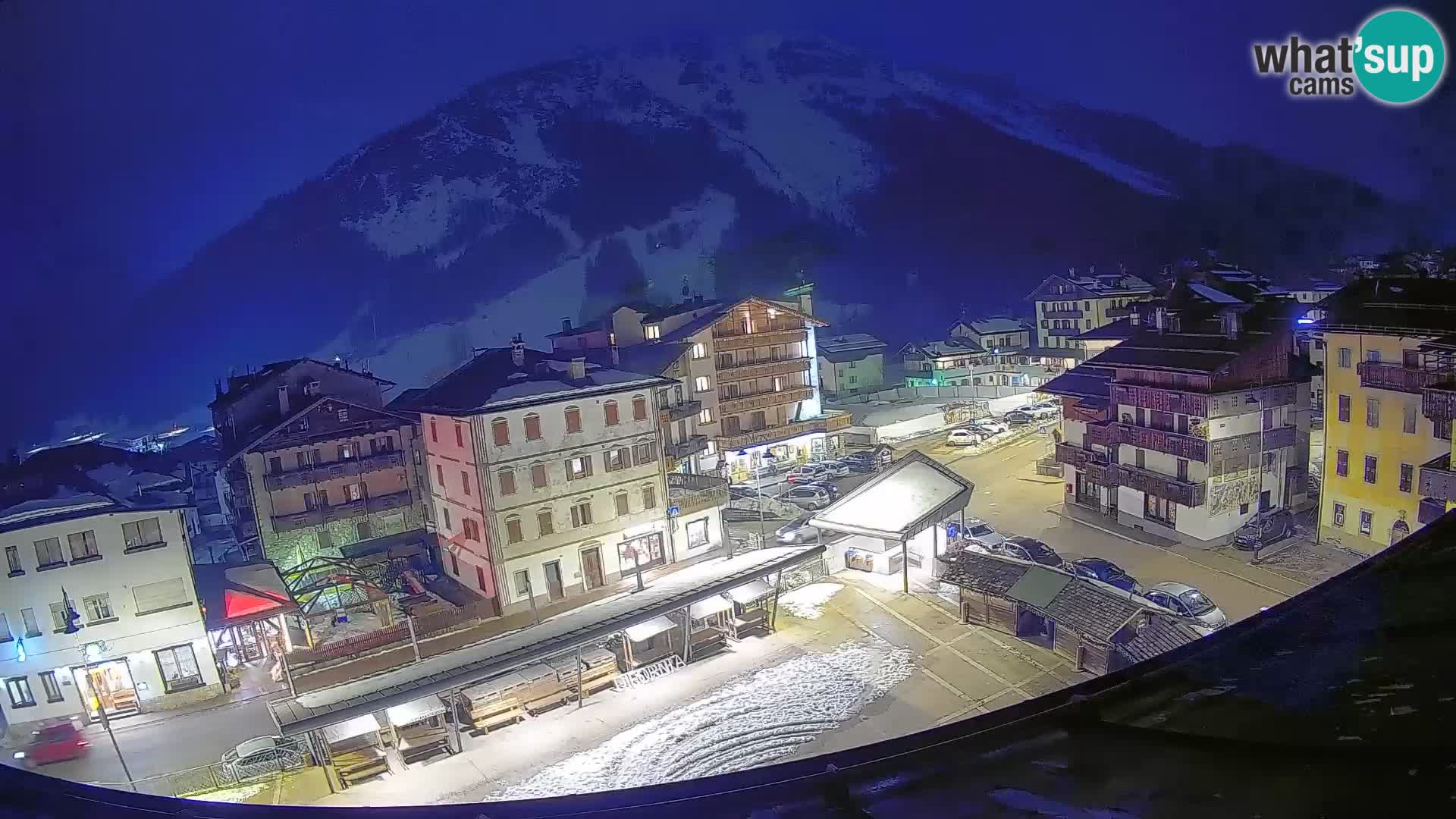Piazza centrale di Forni di Sopra