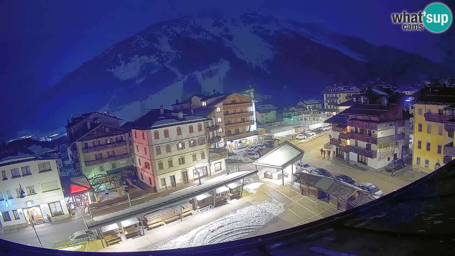 Plaza principal de Forni di Sopra