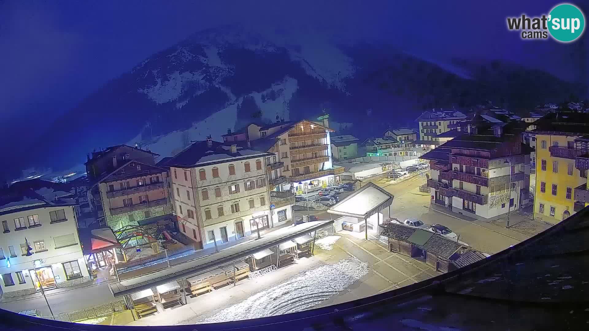 Piazza centrale di Forni di Sopra