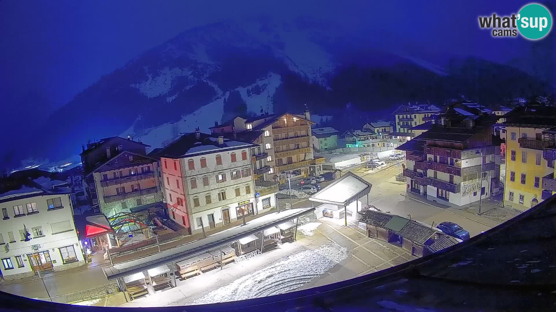 Piazza centrale di Forni di Sopra