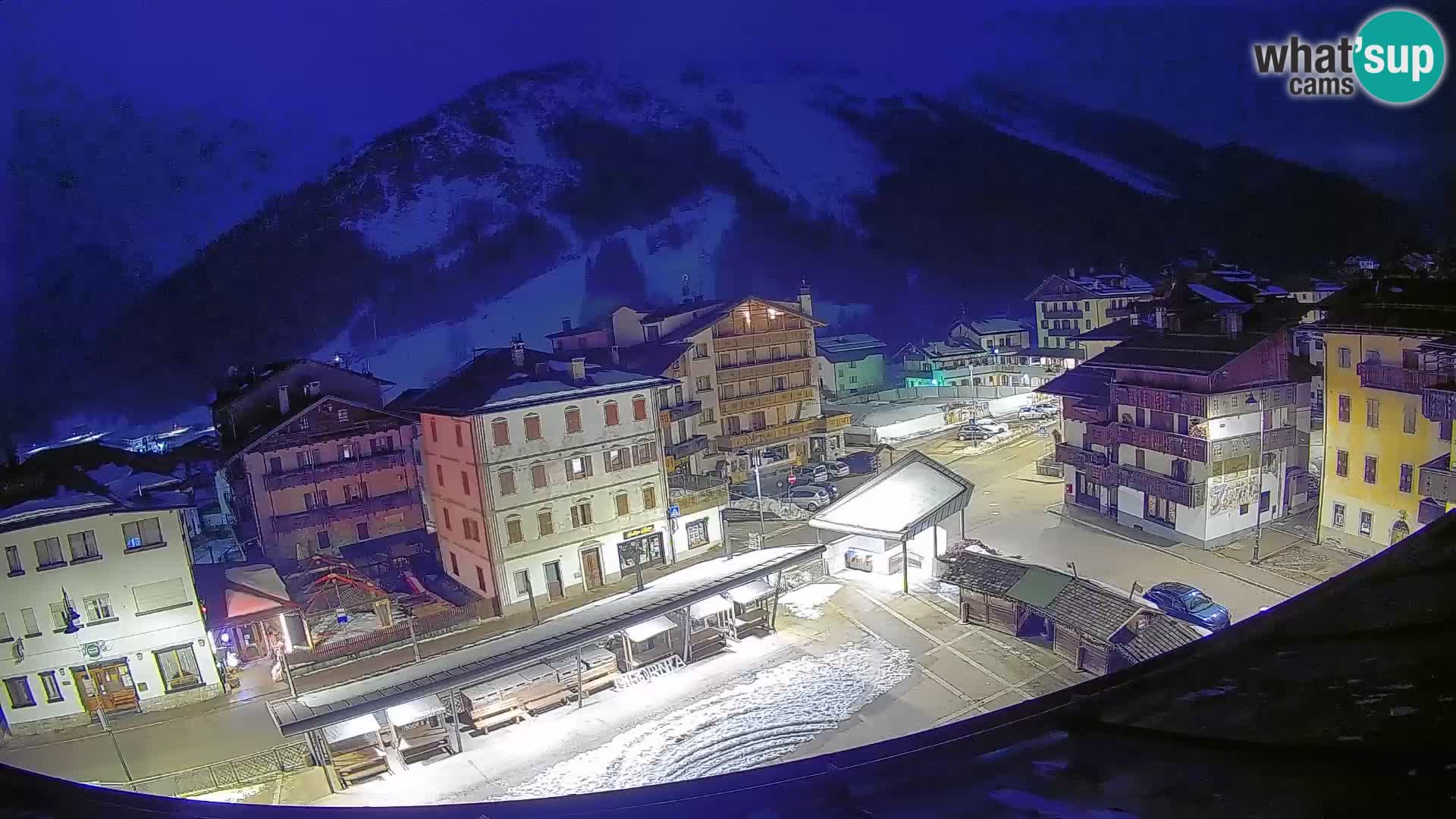 Plaza principal de Forni di Sopra
