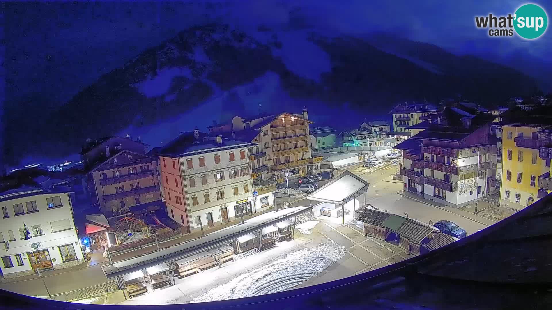 Piazza centrale di Forni di Sopra