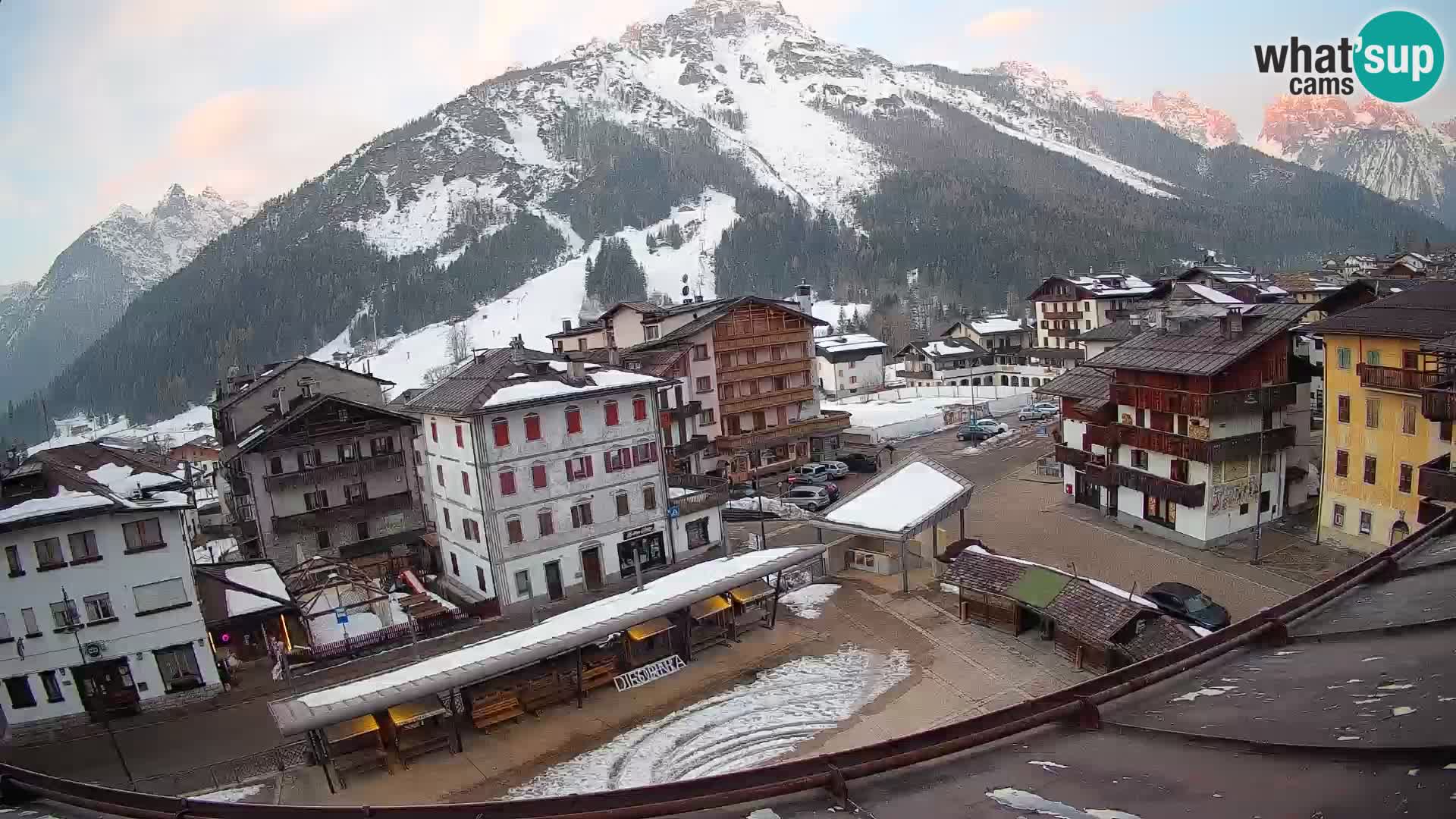 Piazza centrale di Forni di Sopra