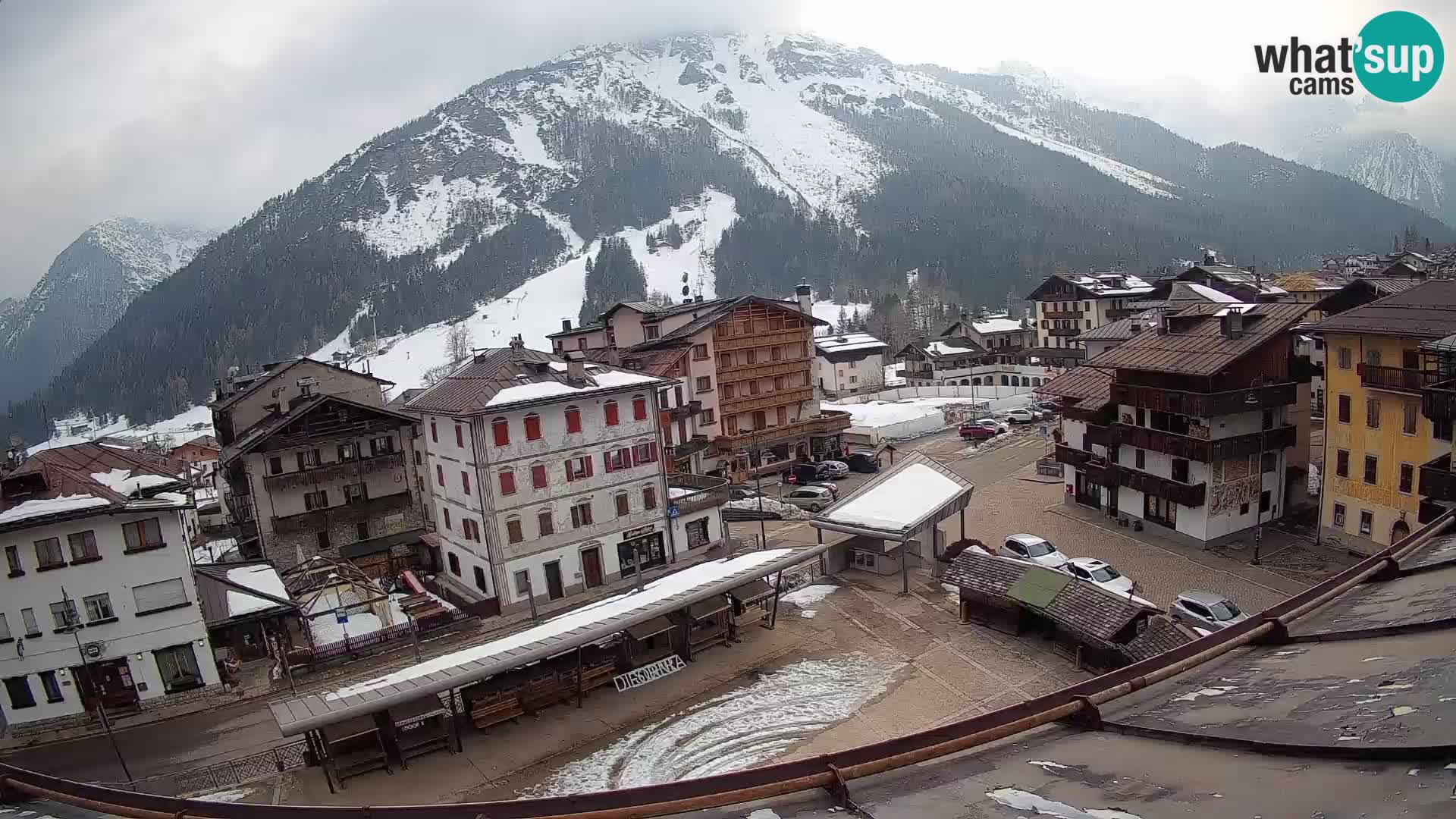 Plaza principal de Forni di Sopra