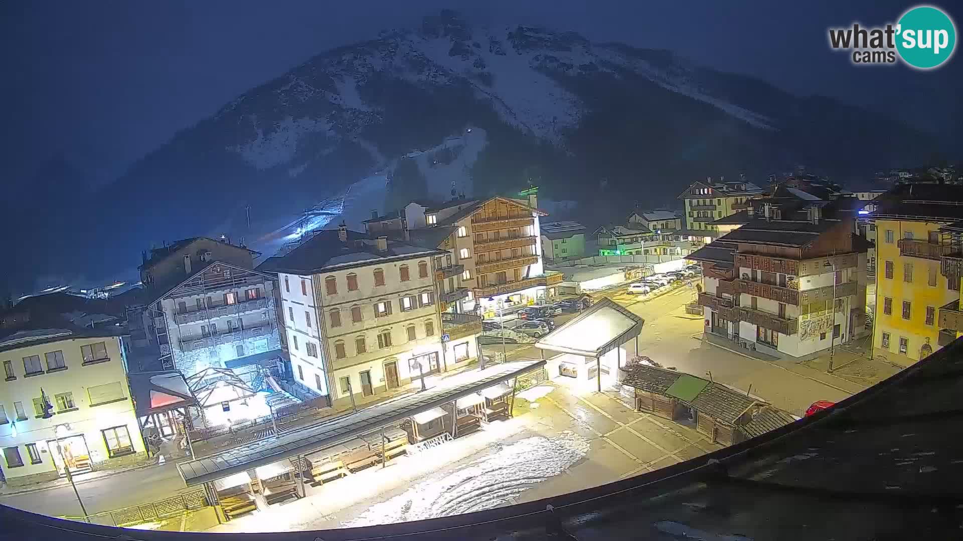 Plaza principal de Forni di Sopra