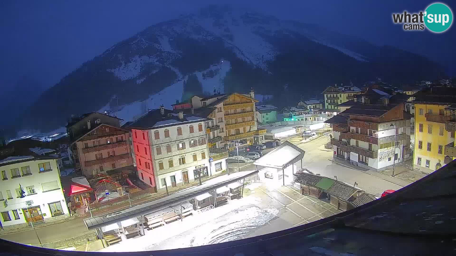 Plaza principal de Forni di Sopra