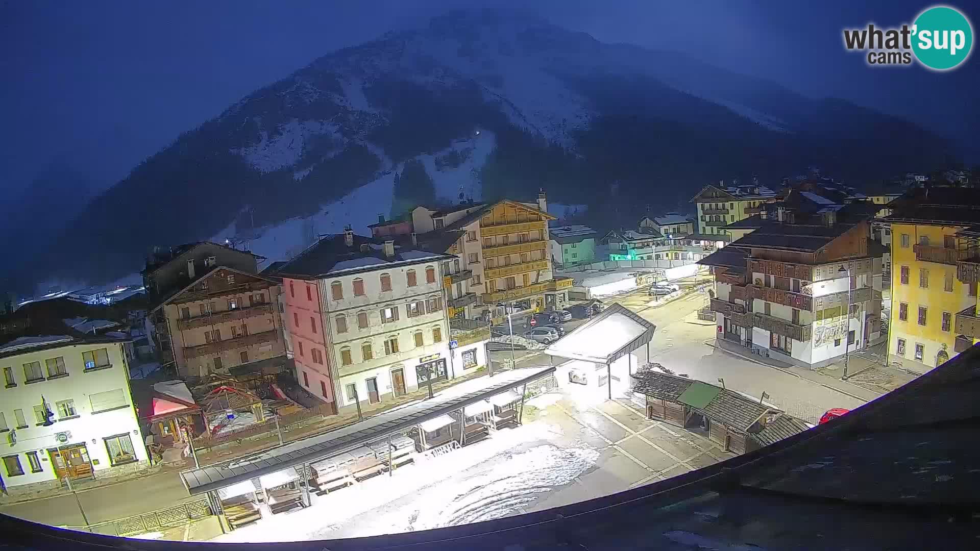 Plaza principal de Forni di Sopra