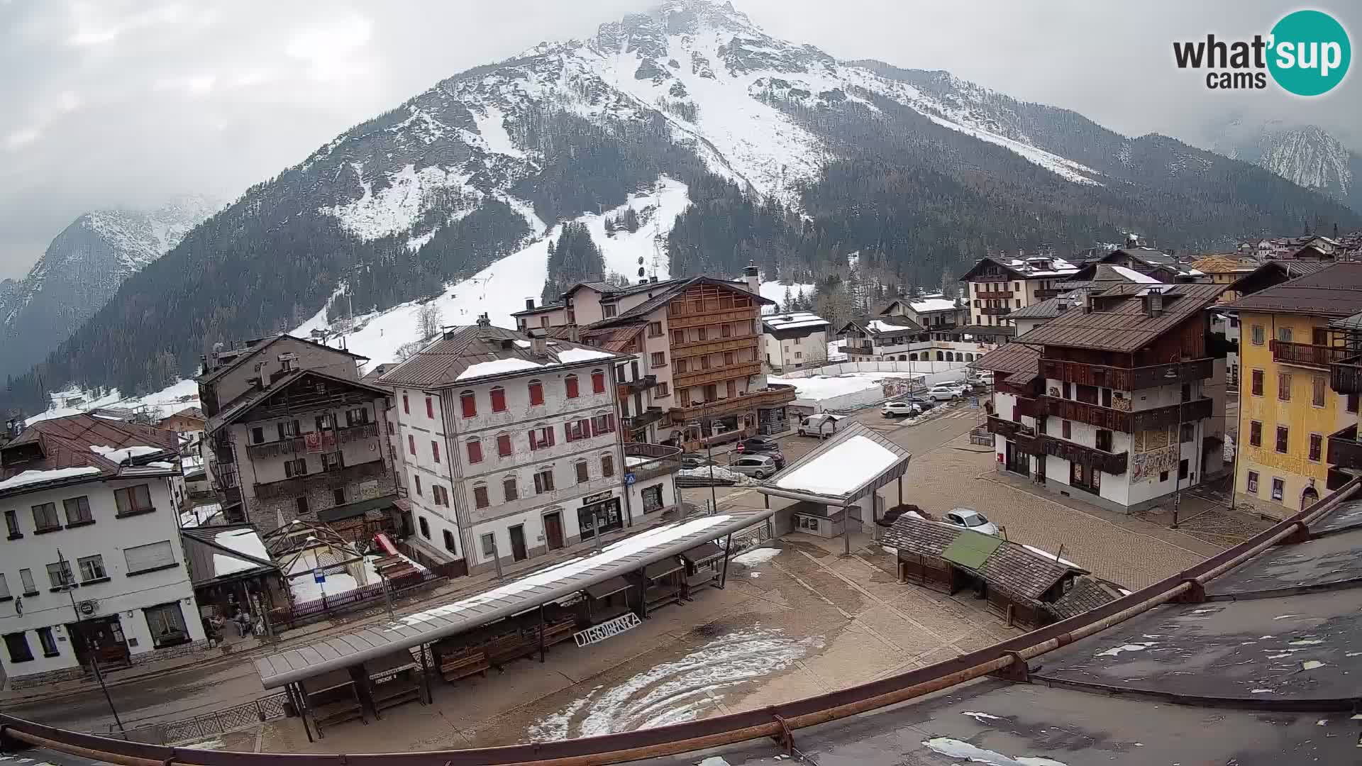 Piazza centrale di Forni di Sopra
