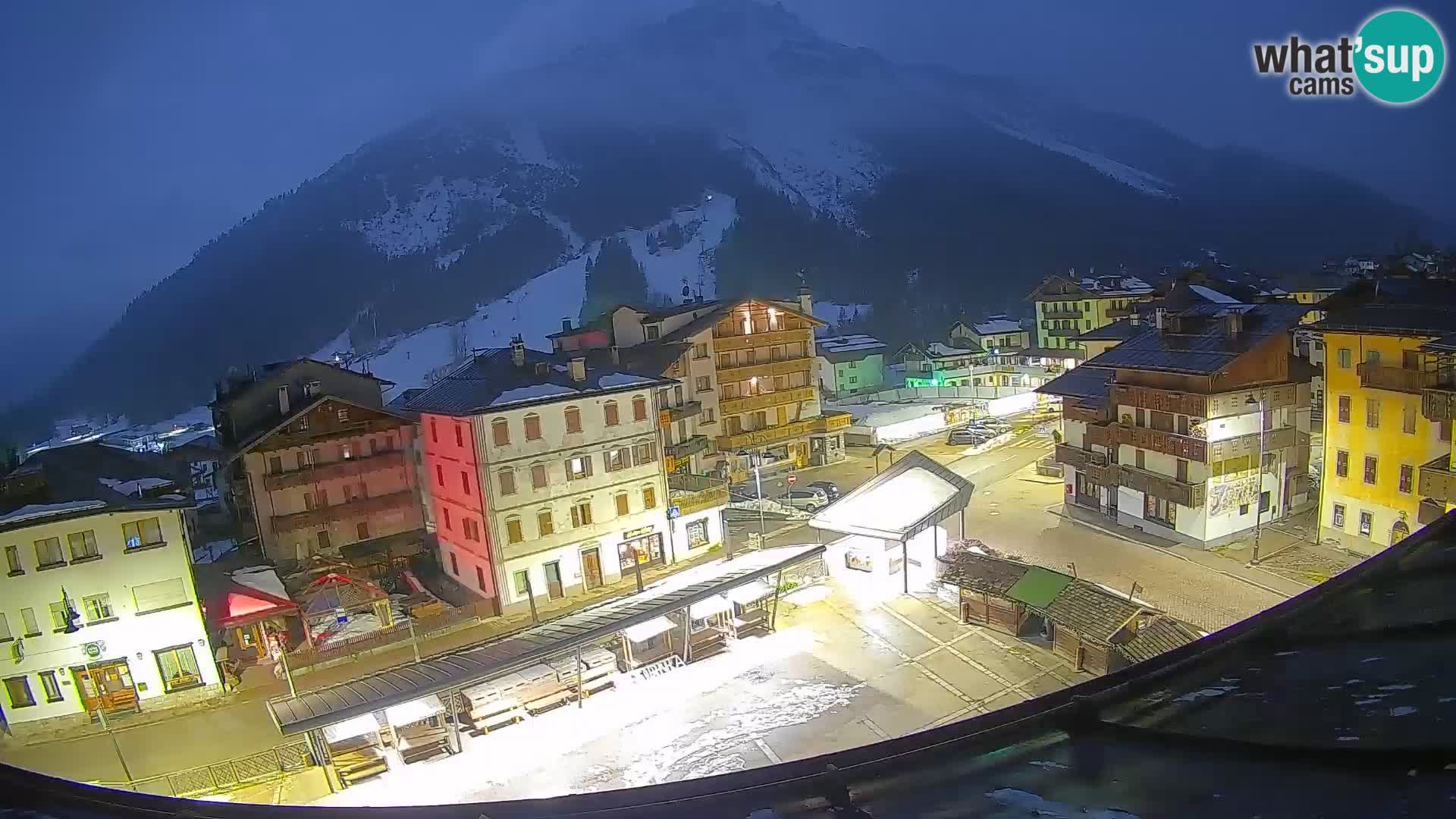 Plaza principal de Forni di Sopra