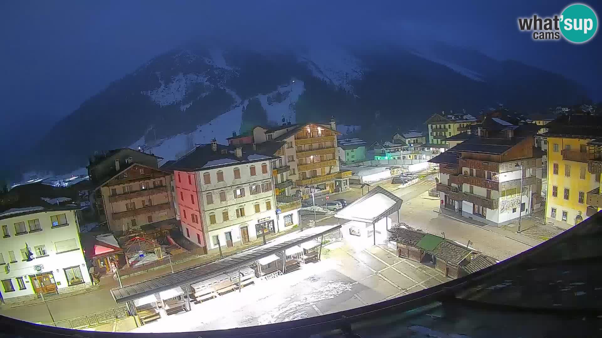 Piazza centrale di Forni di Sopra