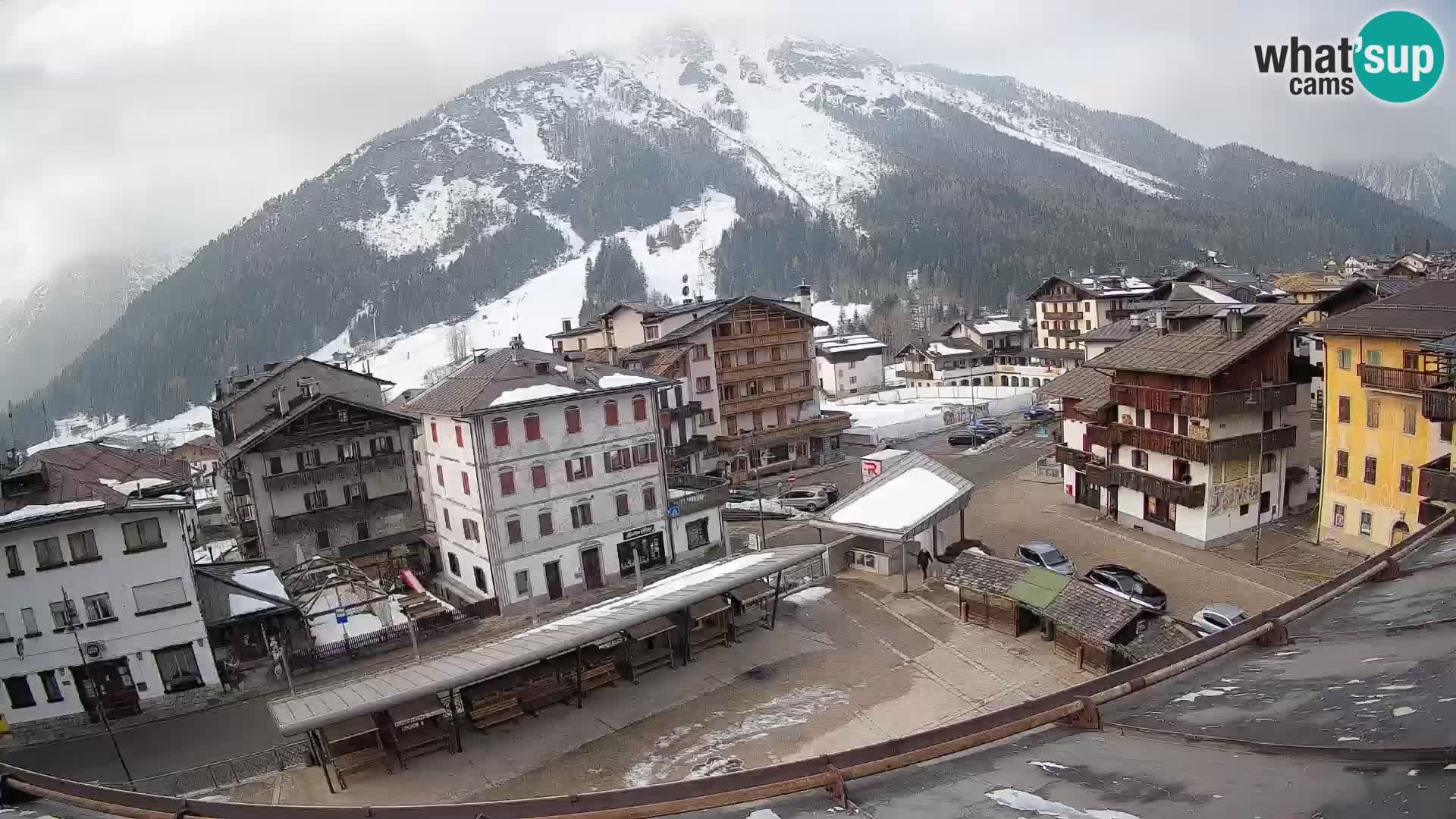 Plaza principal de Forni di Sopra