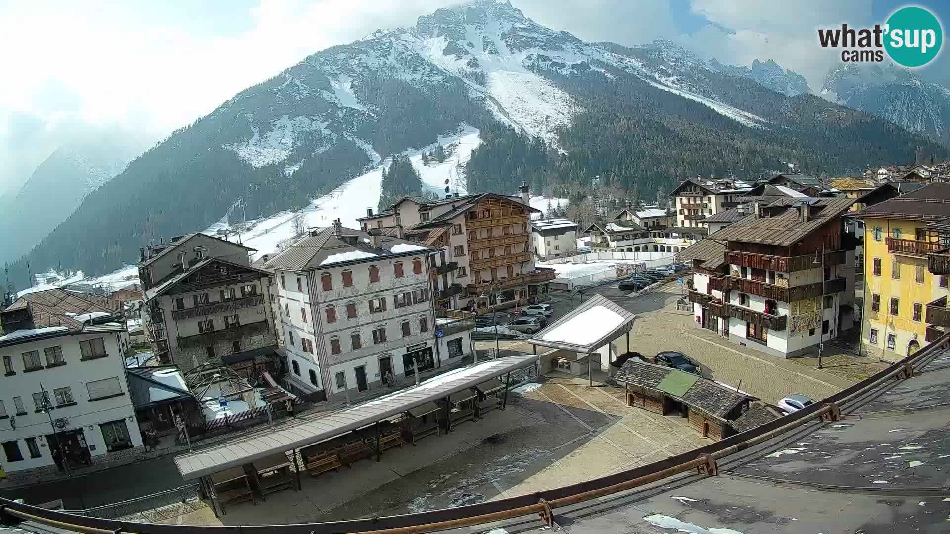 Plaza principal de Forni di Sopra