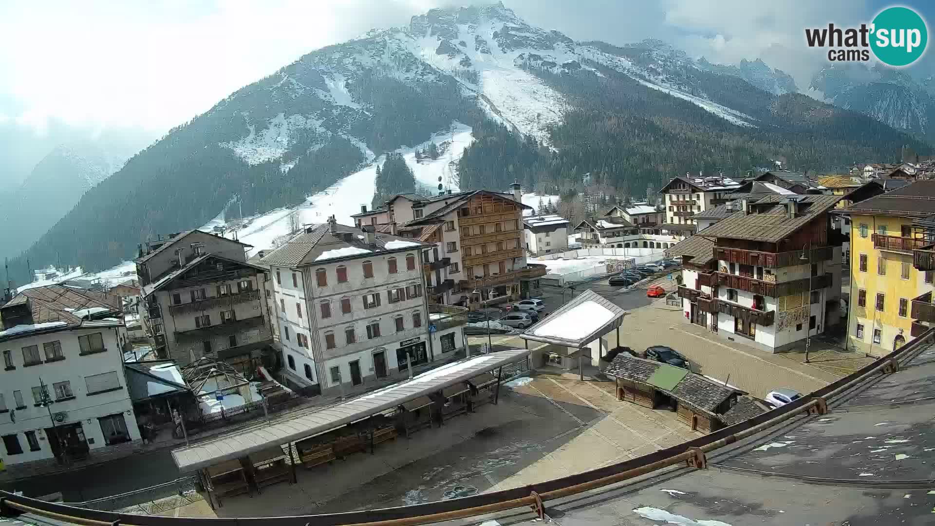 Plaza principal de Forni di Sopra