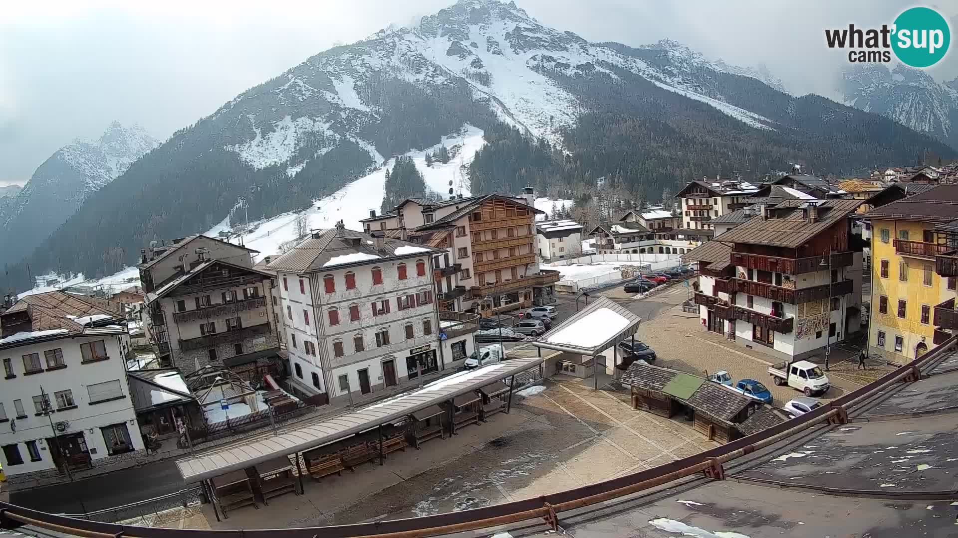Plaza principal de Forni di Sopra