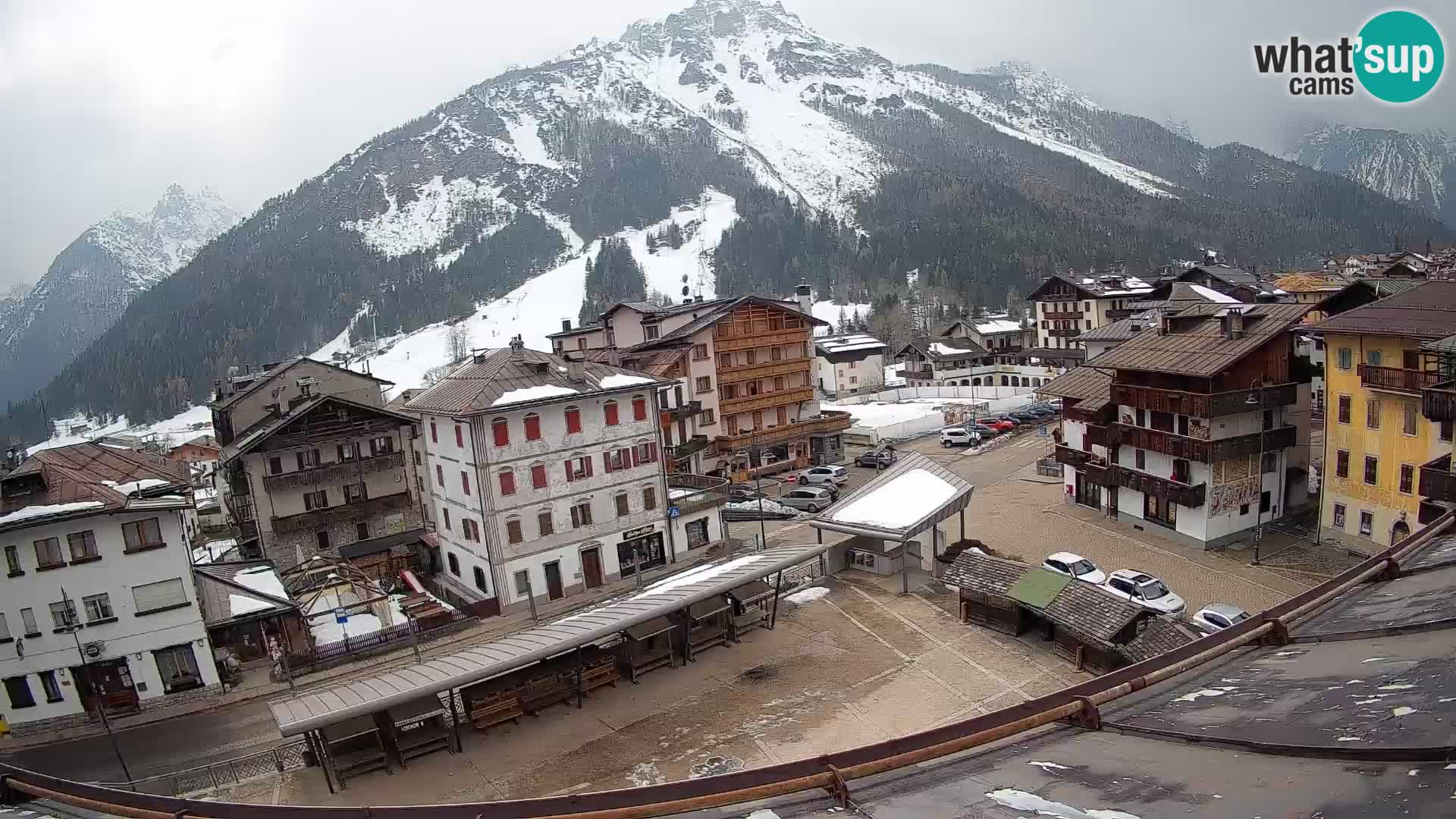 Plaza principal de Forni di Sopra