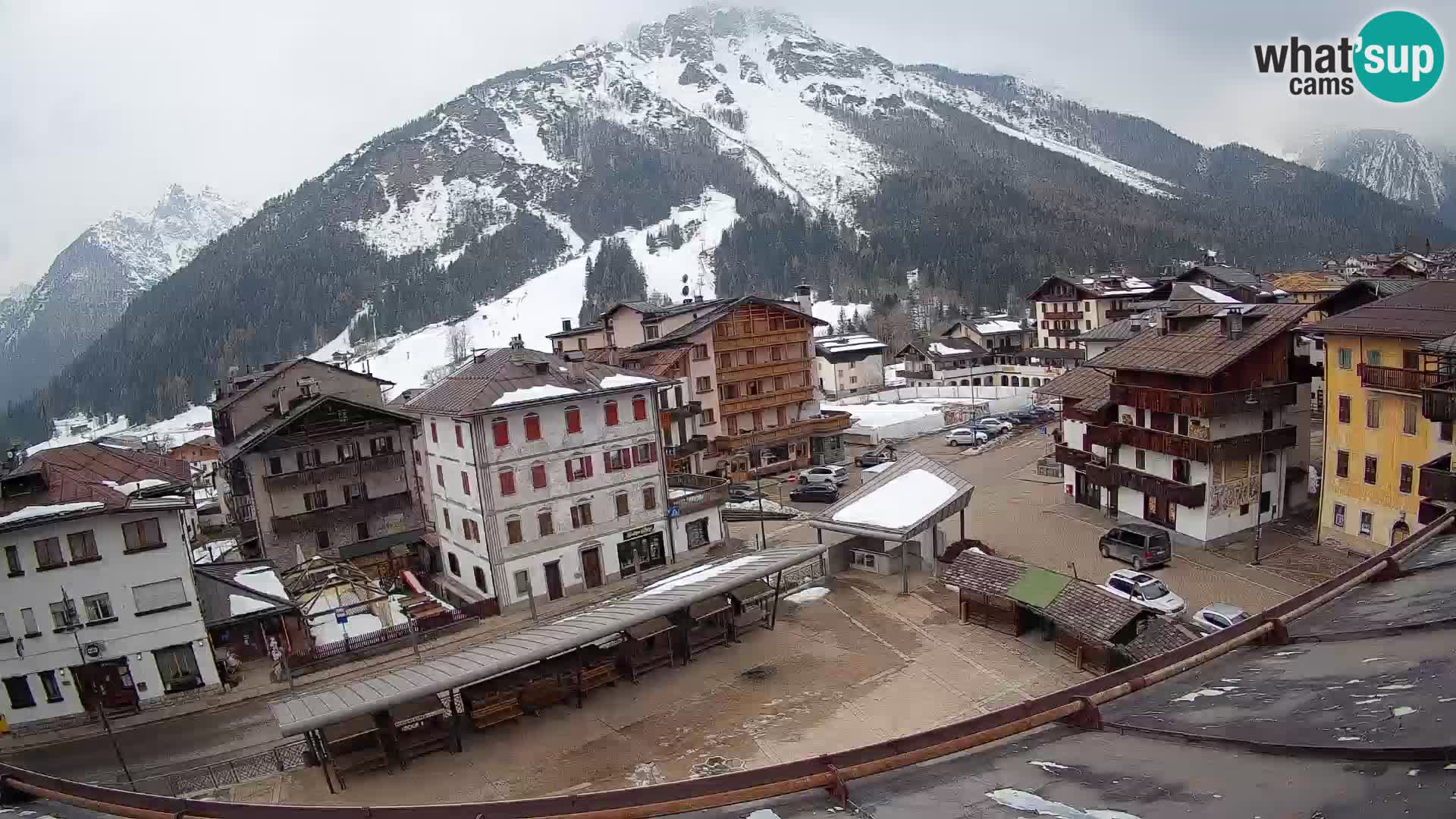 Piazza centrale di Forni di Sopra