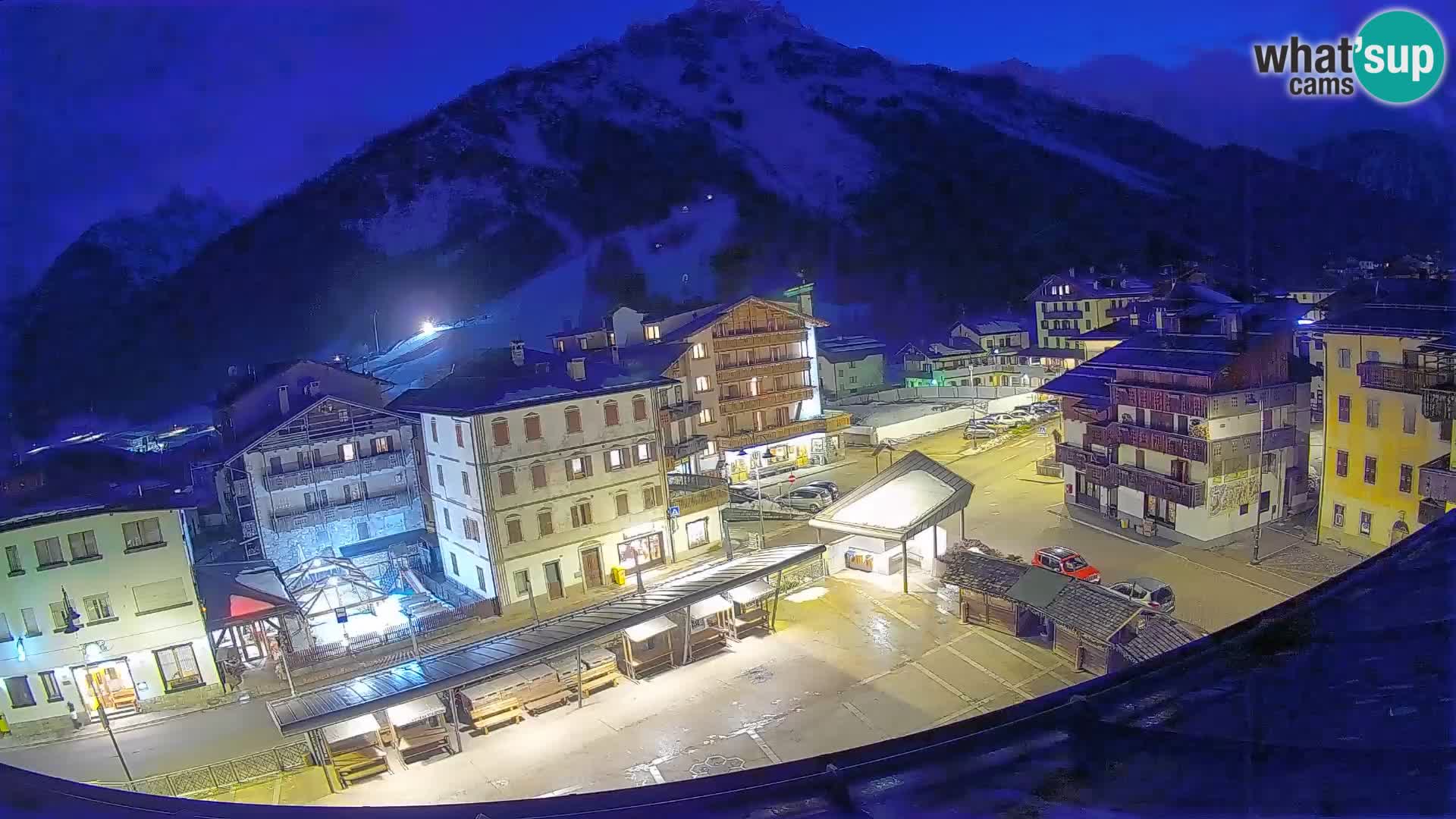 Plaza principal de Forni di Sopra