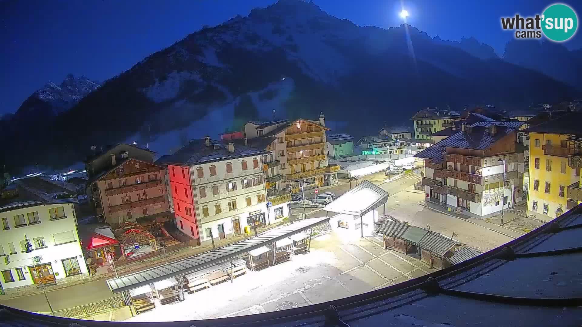Plaza principal de Forni di Sopra