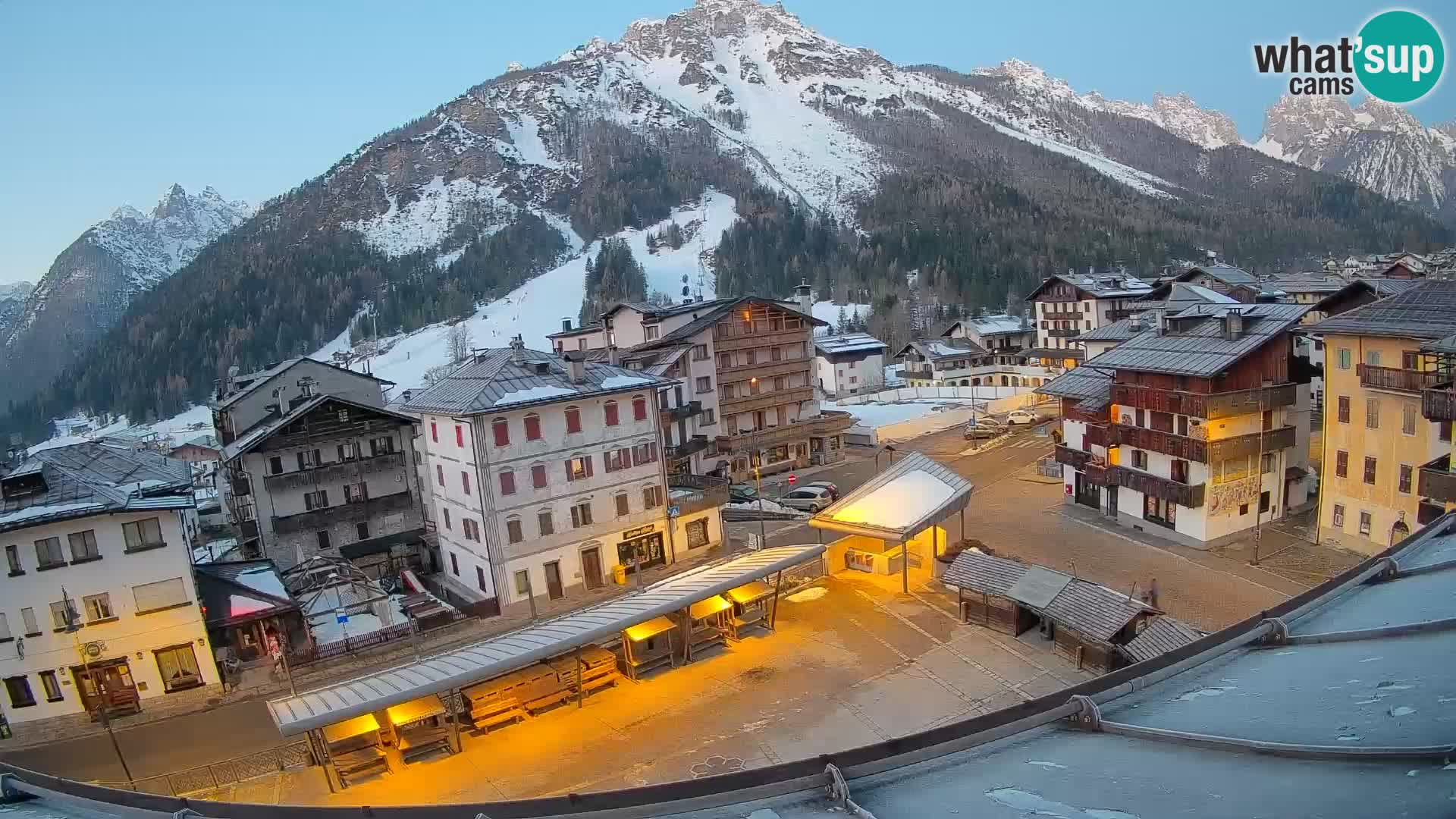 Piazza centrale di Forni di Sopra